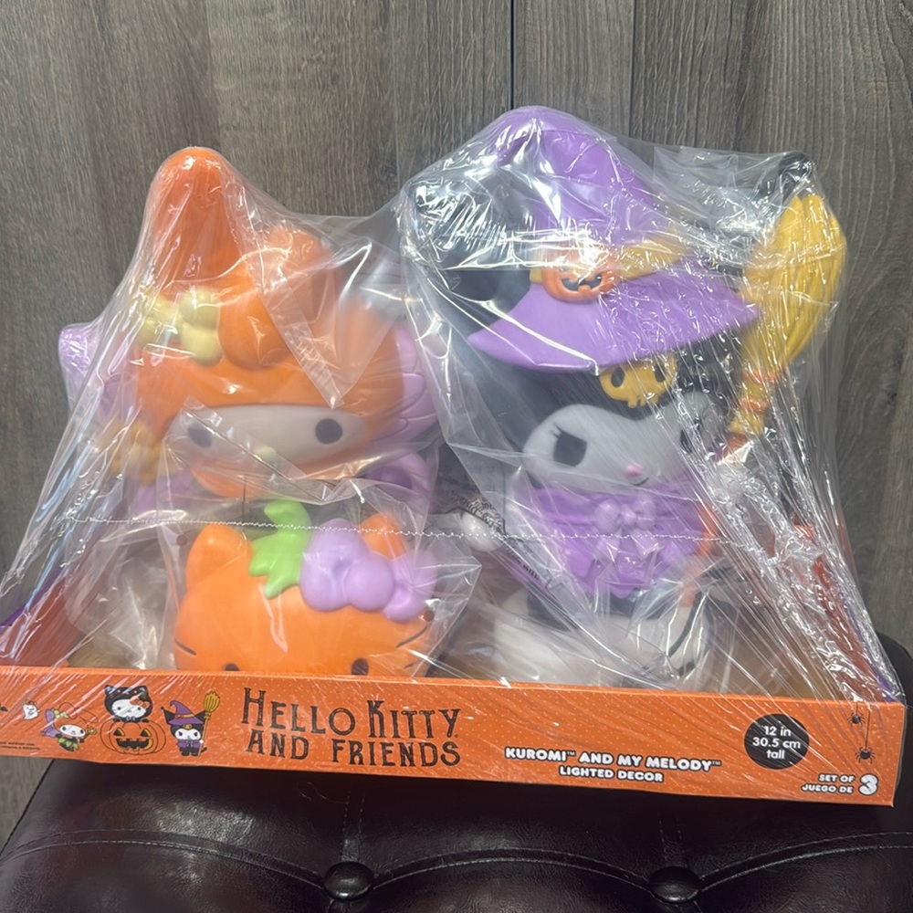 New Hello Kitty & Friends My Melody & Kuromi Halloween Plastic Lighted Blow Mold